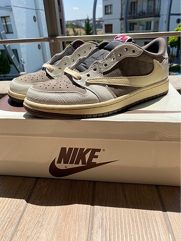 Nike Air Jordan 1 Travis Scott Reverse Mocha