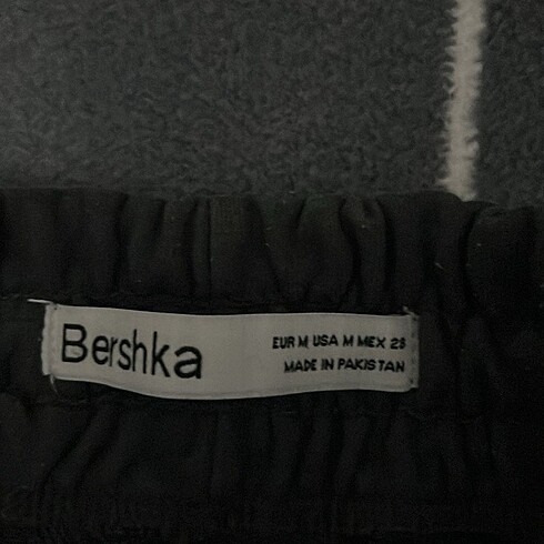 m Beden Bershka şort