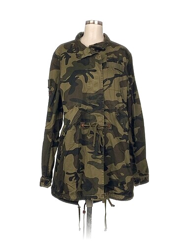 Bershka Trenchcoat %70 İndirimli.