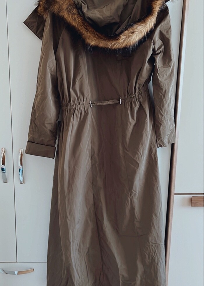 İçi kürklü, kapüşonlu ( çıkarılabiliyor) uzun mont. - Görsel 2