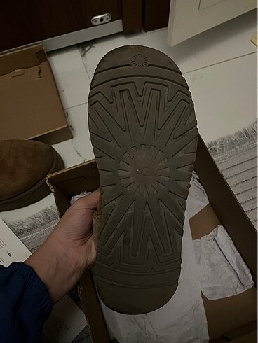 37 Beden Ugg bot