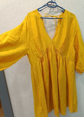 Zara Sarı V Yaka Piliseli Midi Elbise