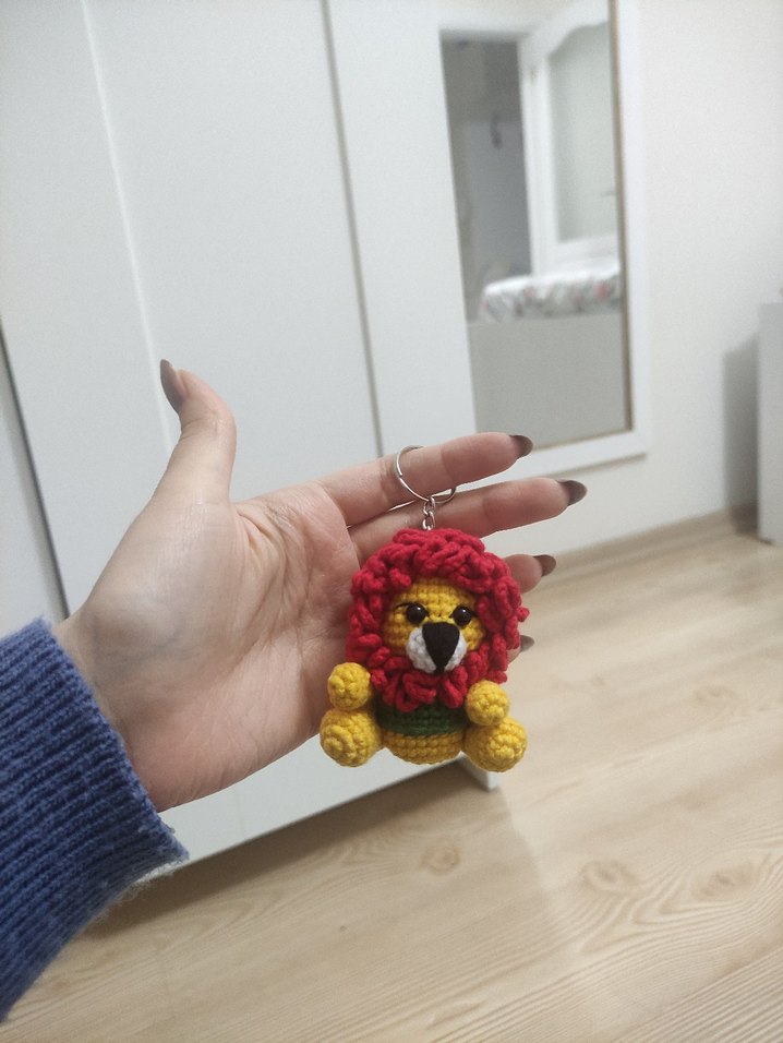 Renkli Aslan Figürlü El Örgüsü Anahtarlık - Görsel 3