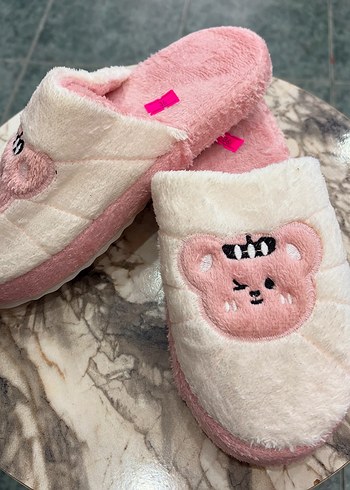 Nakışlı Pembe Kadın Peluş Terlik