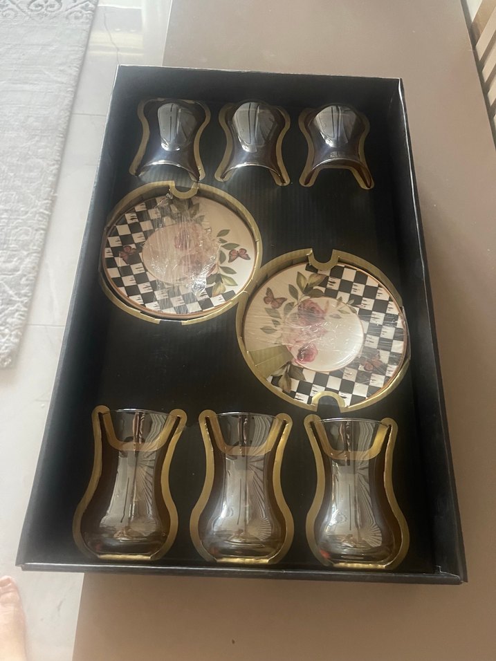 Desenli Çay Tabağı ve İnce Cam Çay Bardağı - Görsel 2