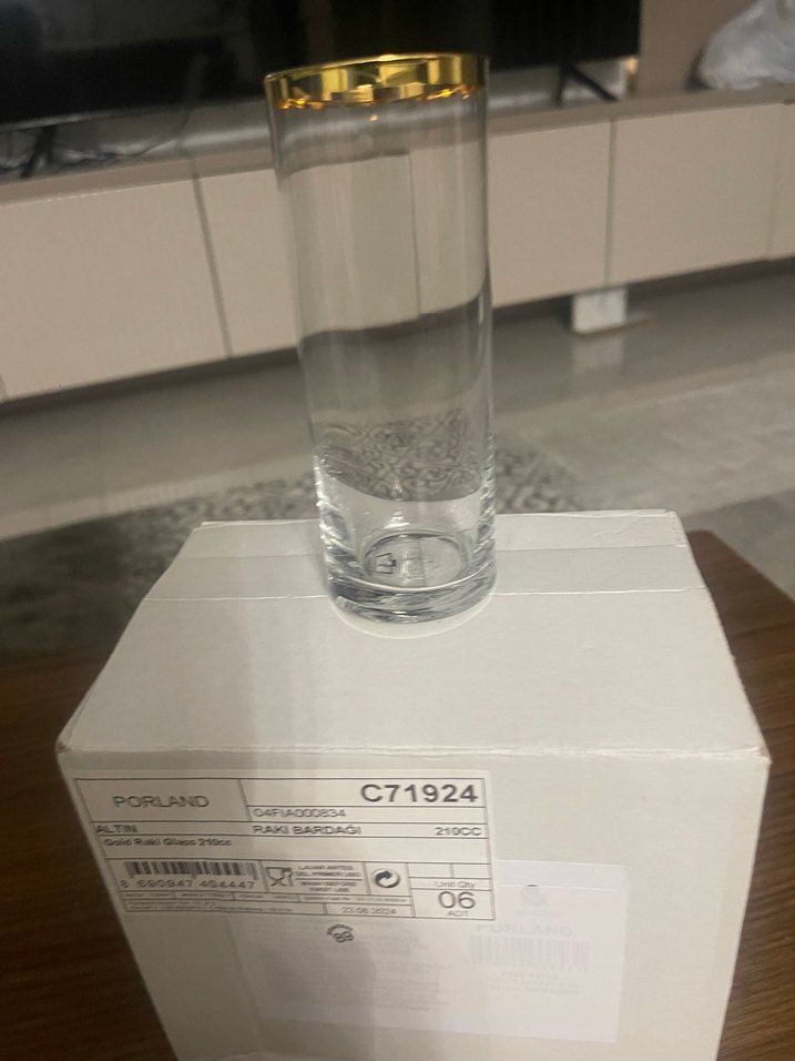 6 adet Altın Kenarlı İnce Cam Bardak hiç kullanılmamış - Görsel 3