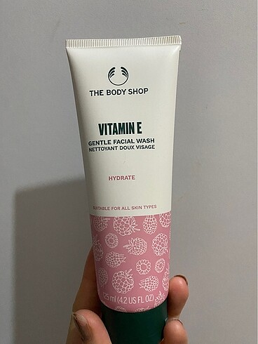 THE BODY SHOP E VİTAMİNLİ YÜZ YIKAMA JELİ