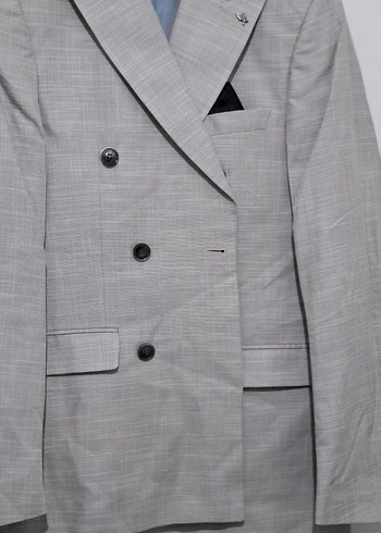 Gri Düğmeli Erkek Takım Elbise - Görsel 4