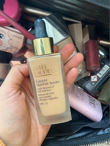 Estee lauder skintint serum