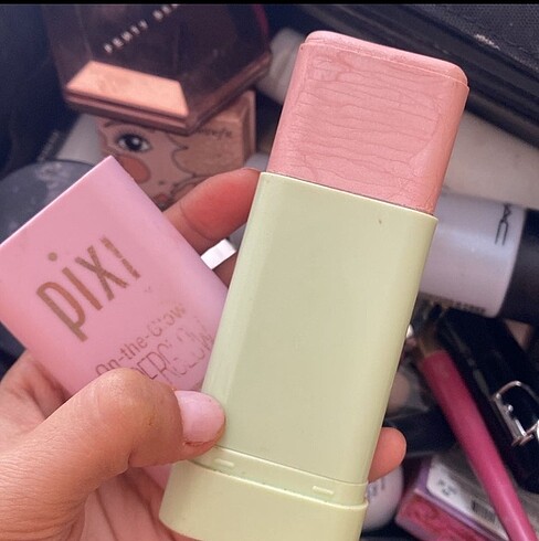Pixi on glow blush