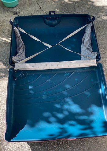 Koyu yeşil büyük boy valiz - Görsel 5