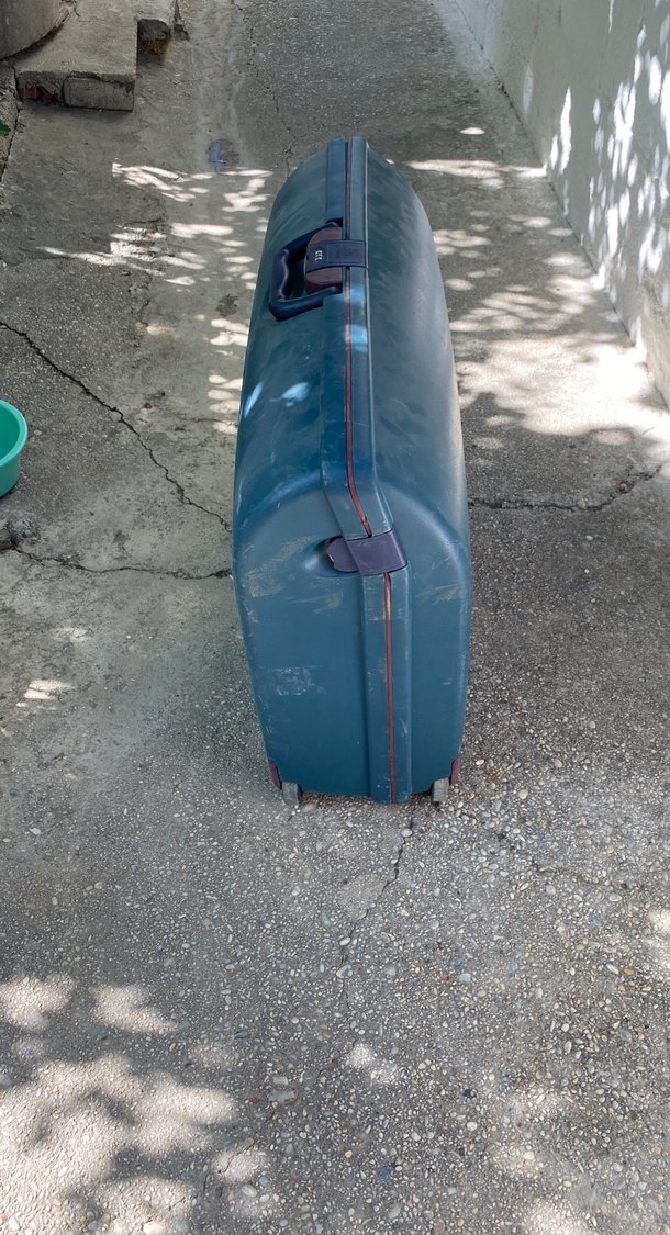 Koyu yeşil büyük boy valiz - Görsel 3