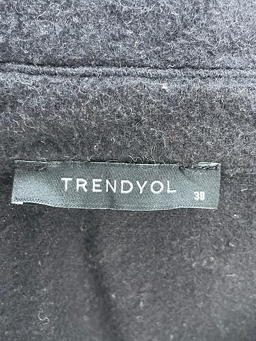 38 Beden çeşitli Renk Trendyol & Milla Gömlek %70 İndirimli.