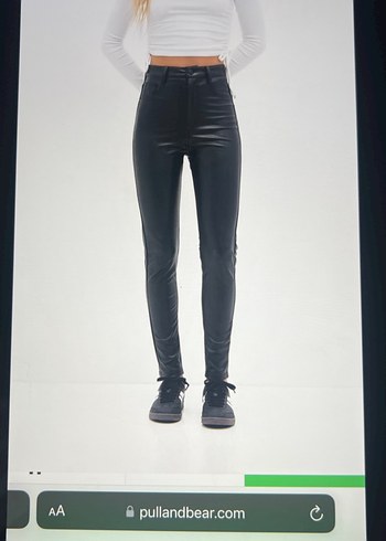Pull&Bear Siyah Deri Kadın Dar Kesim Pantolon