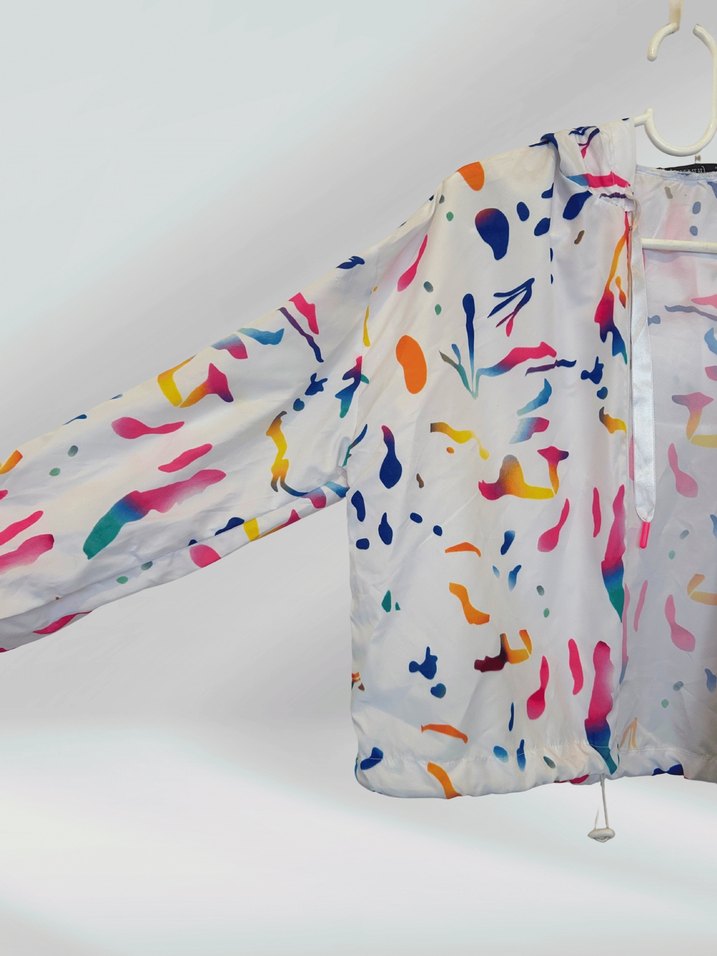 Renkli Kapüşonlu Kadın Rüzgarlık - Görsel 4