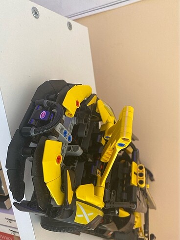 Diğer LEGO Technic 42151