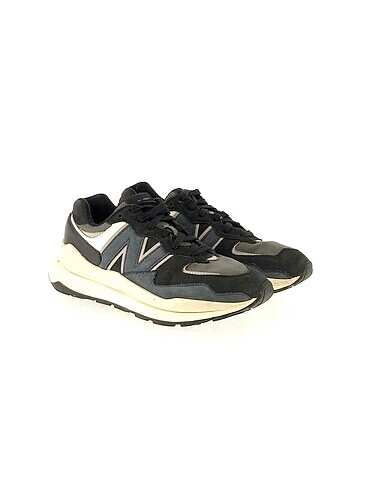 New Balance New Balance Spor Ayakkabı %70 İndirimli.