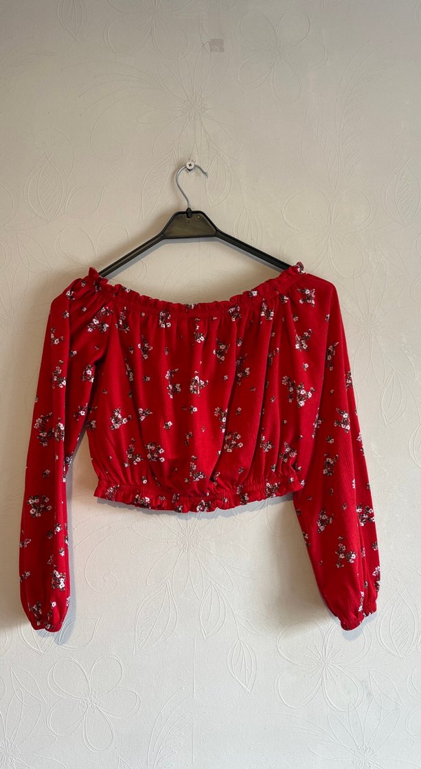Kırmızı Çiçek Desenli Uzun Kollu Crop Bluz - Görsel 2