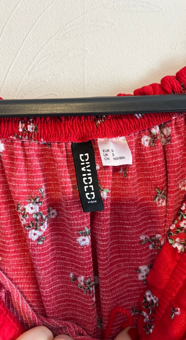 Kırmızı Çiçek Desenli Uzun Kollu Crop Bluz - Görsel 4