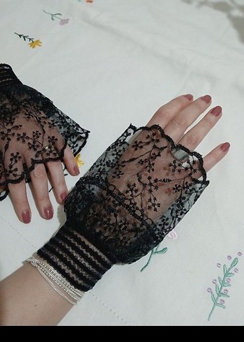 Dantel Detaylı Gotik Kadın Eldiveni - Görsel 2