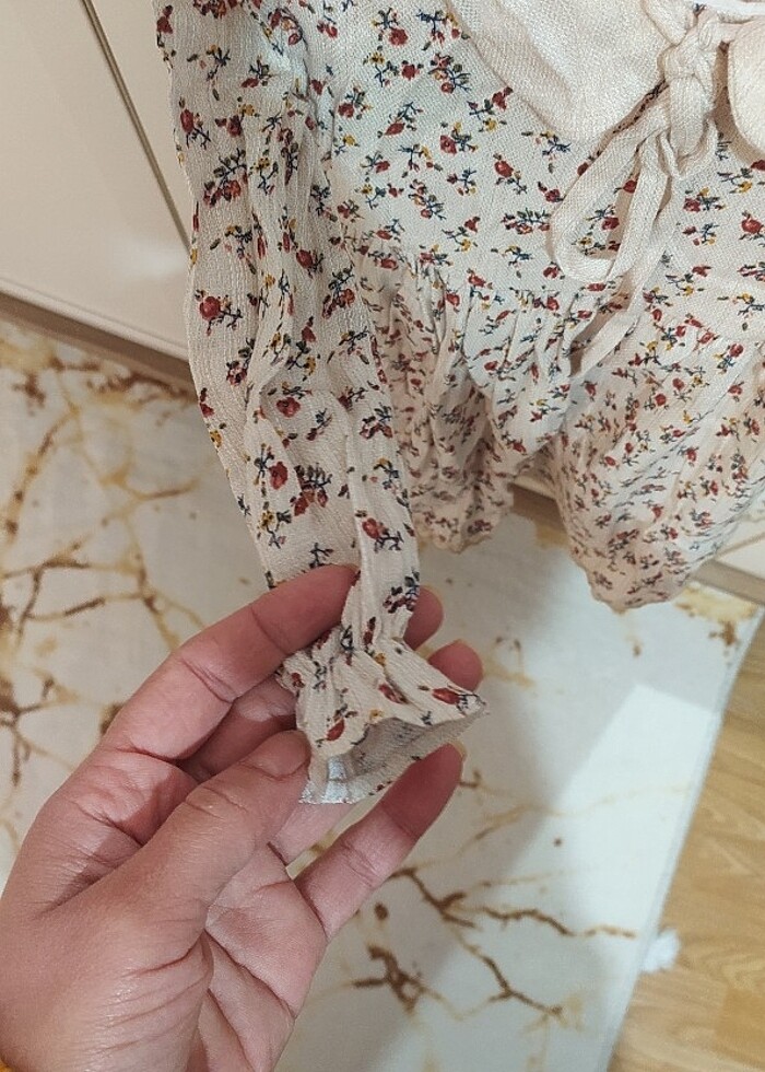 Çiçekli dantelli çocuk elbisesi  - Görsel 3