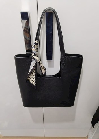 Siyah Deri Tokalı Minimalist Kadın Çanta - Görsel 2