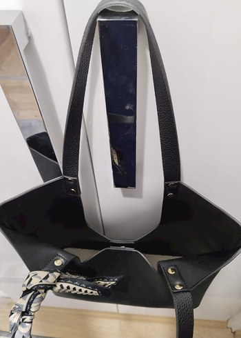Siyah Deri Tokalı Minimalist Kadın Çanta - Görsel 3