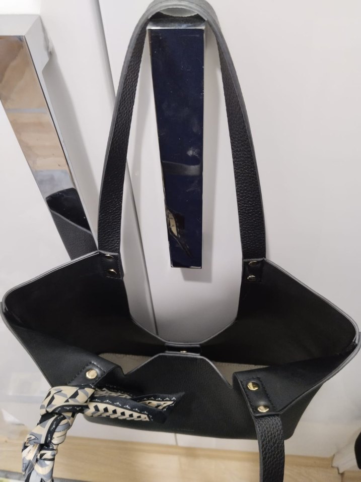 Siyah Deri Tokalı Minimalist Kadın Çanta - Görsel 3