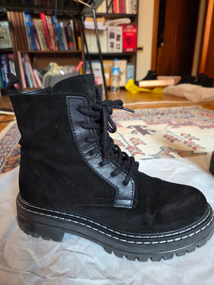 Siyah Süet Punk Tarzı Kadın Bot - Görsel 3