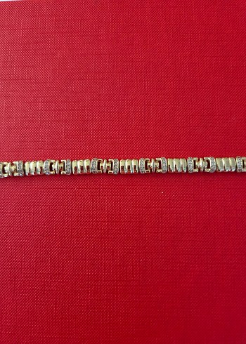 Zincir Detaylı Altın Renkli Kadın Bileklik - Görsel 2