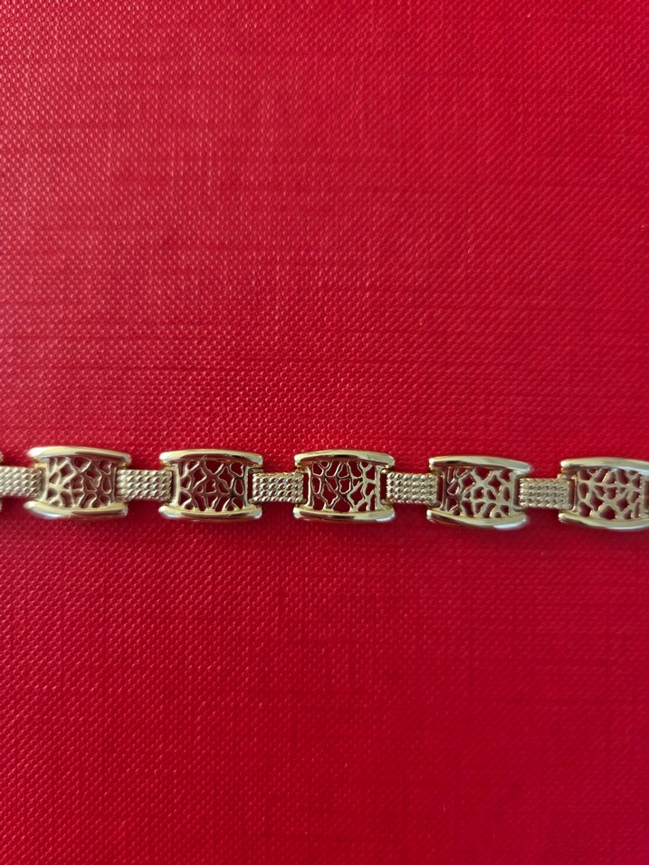 Zincir Detaylı Altın Renkli Kadın Bileklik - Görsel 4