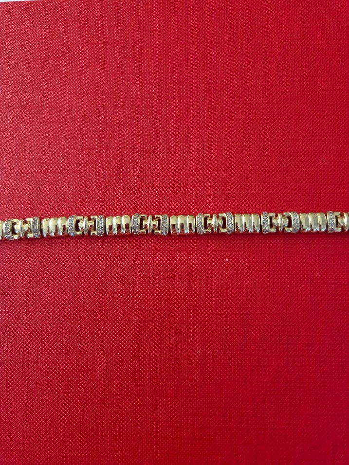 Zincir Detaylı Altın Renkli Kadın Bileklik - Görsel 2