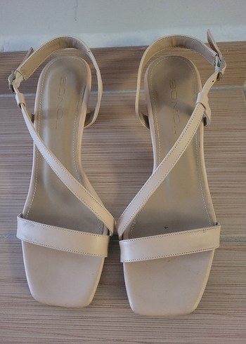 Bej Minimalist Stiletto Topuklu Kadın Ayakkabı - Görsel 4