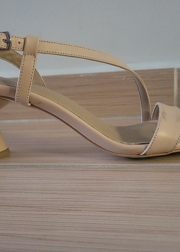 Bej Minimalist Stiletto Topuklu Kadın Ayakkabı - Görsel 2