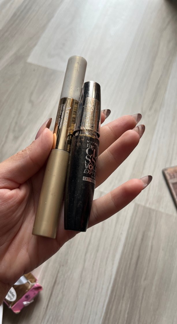 Parlak Altın Maskara - Görsel 2