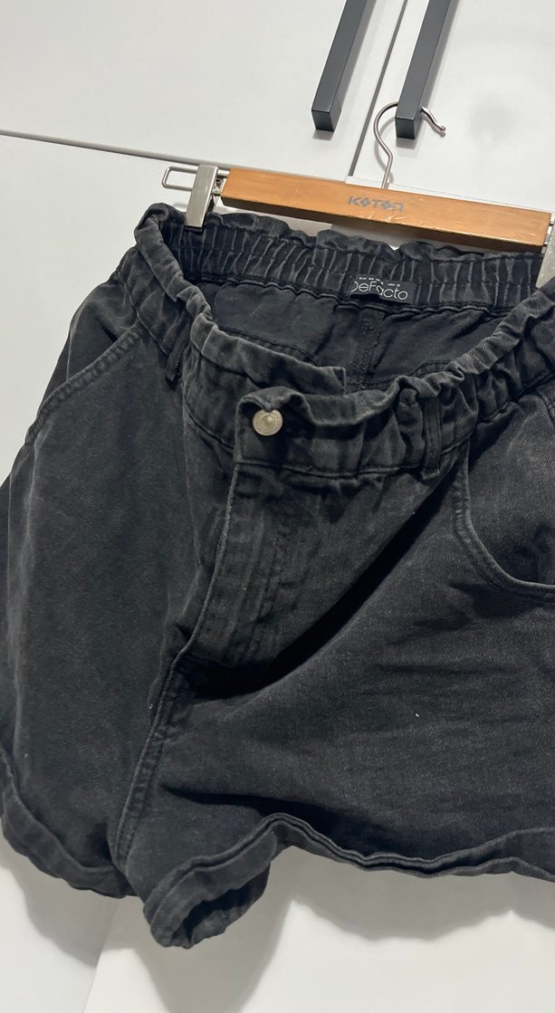 Siyah Beli Kemerli Bol Kesim Kot Şort - Görsel 2