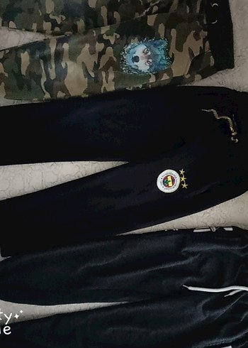 Kapüşonlu Kamuflaj Sweatshirt ve Siyah Eşofman - Görsel 3