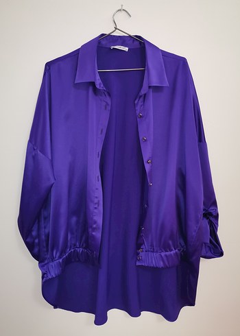 MOR- Polyester Gömlek.Çok tarz. Önü kısa arkası uzun.