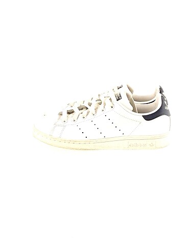Adidas Spor Ayakkabı %70 İndirimli.