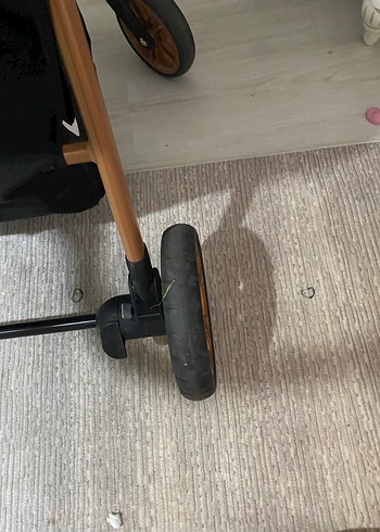 Siyah Bebek Arabası, Katlanabilir ve Rahat - Görsel 3