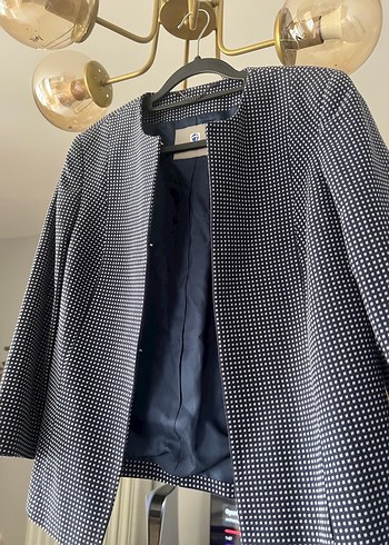 Puantiye Desenli Düğmeli Kadın Blazer Ceket