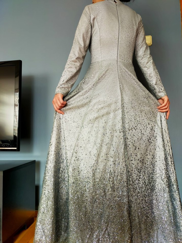 Gri Uzun Kollu Dökümlü Abiye Elbise - Görsel 4