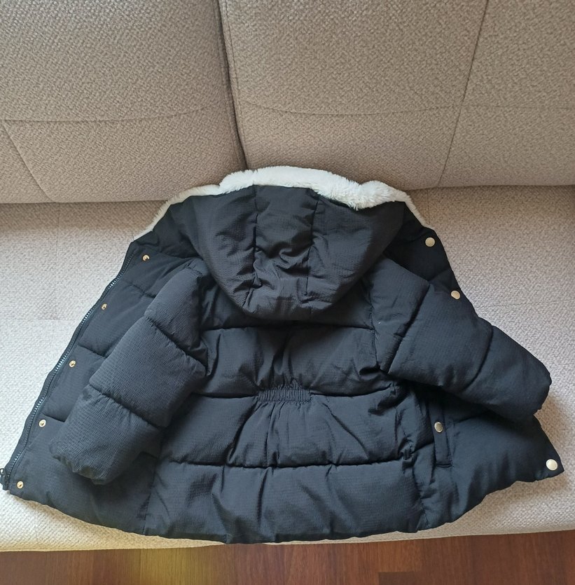 Mango Kız Çocuk Siyah Kürklü Kapüşonlu Mont - Görsel 4