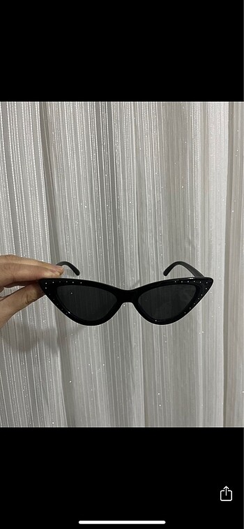 BERSHKA KEDİ GÖZLÜK