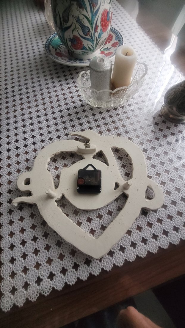 Gül Detaylı Beyaz Duvar Saati - Görsel 2