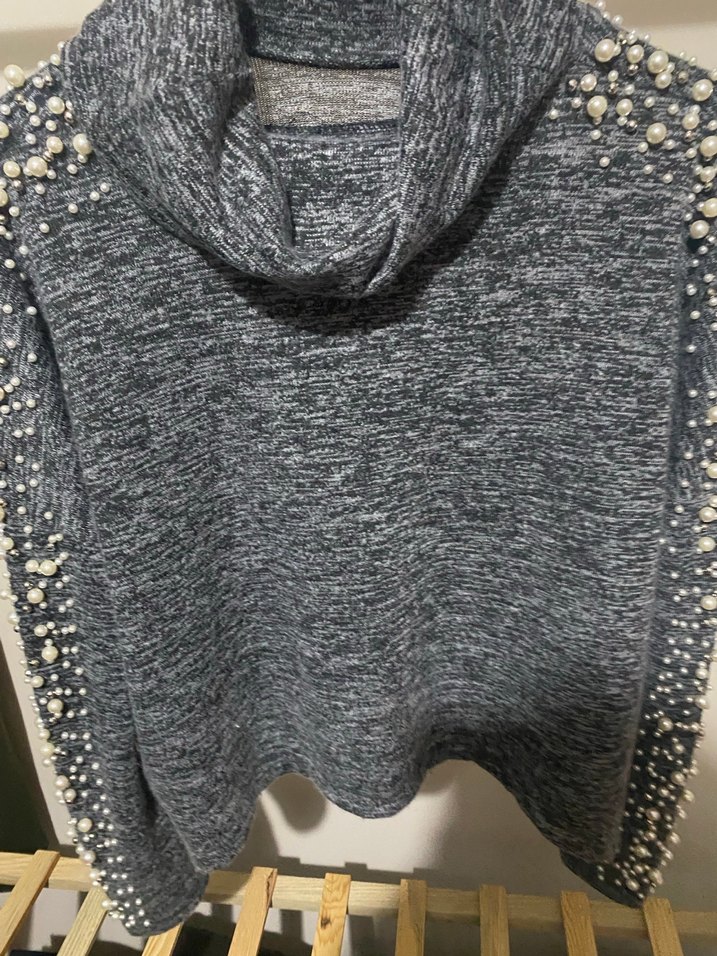 İnci İşlemeli Boğazlı Gri Kadın Kazak - Görsel 2