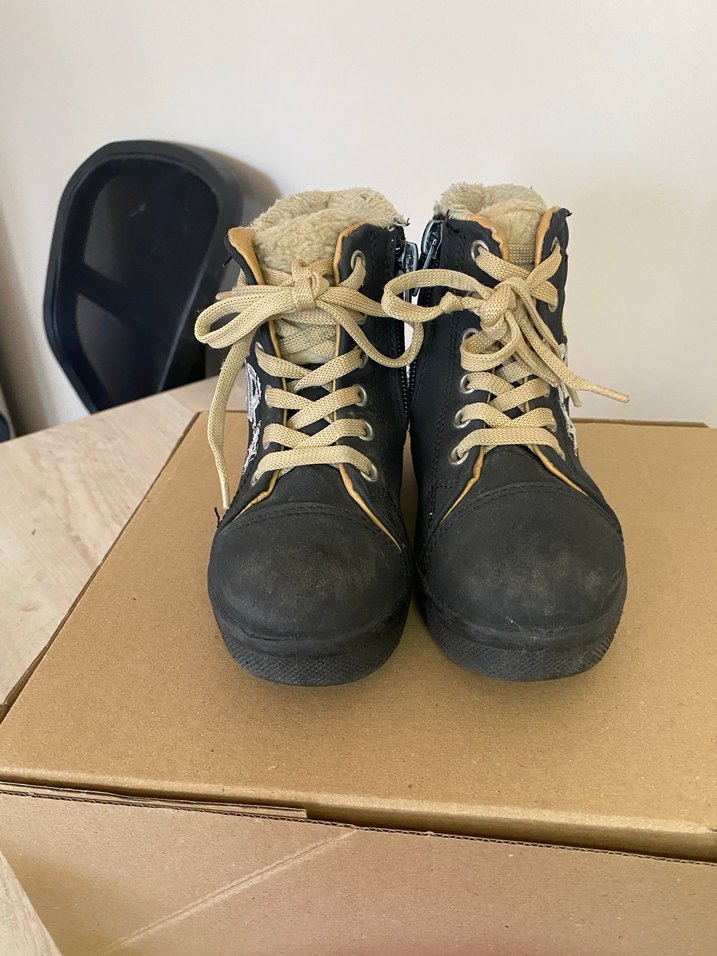 Kız Çocuk Siyah Baskılı Cırtlı Bot - Görsel 4