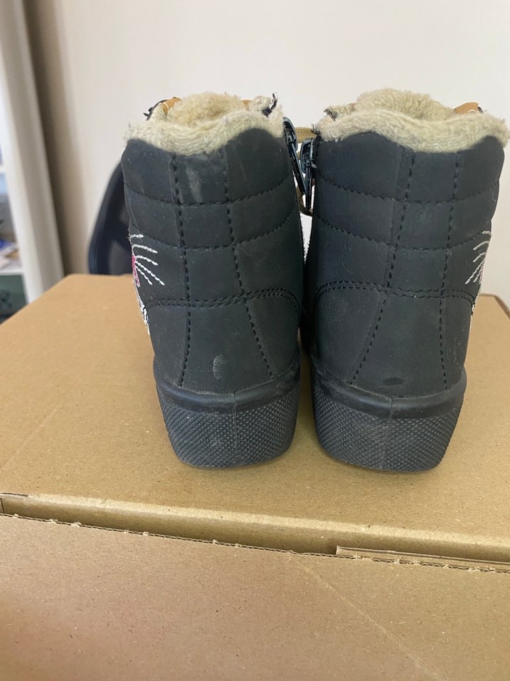 Kız Çocuk Siyah Baskılı Cırtlı Bot - Görsel 5