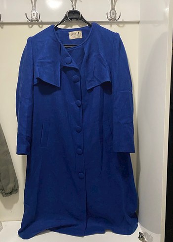 Düğmeli Mavi Uzun Kaban - Görsel 3