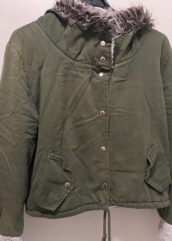 Peluş Detaylı Kapüşonlu Kısa Kadın Ceket - Görsel 6